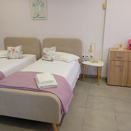 Cozy Apartment Near To The Airport Kouvarás Buitenkant foto