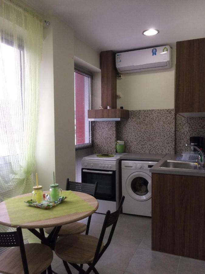 Cozy Apartment Near To The Airport Kouvarás Buitenkant foto